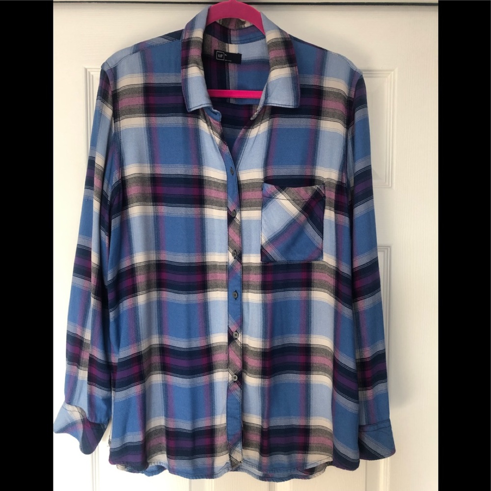 Gap Woman’s Plaid Ombre Shirt (size XL)